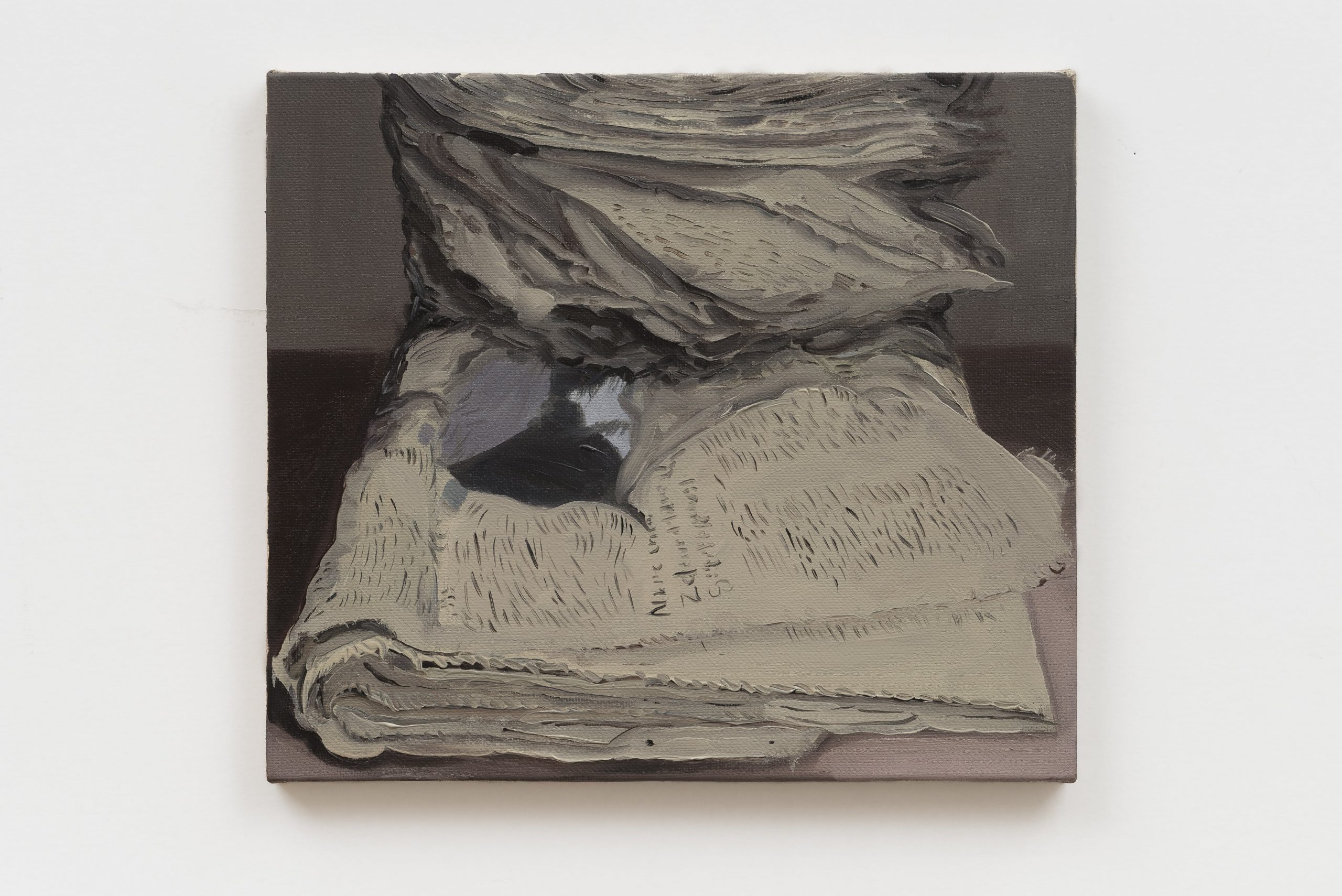 05_MicheleTocca_NotizieDiIeri_2024_OilOnLinen_cm40x35_phSebastianoLuciano_CourtesyTheArtist&z2oSaraZanin-min