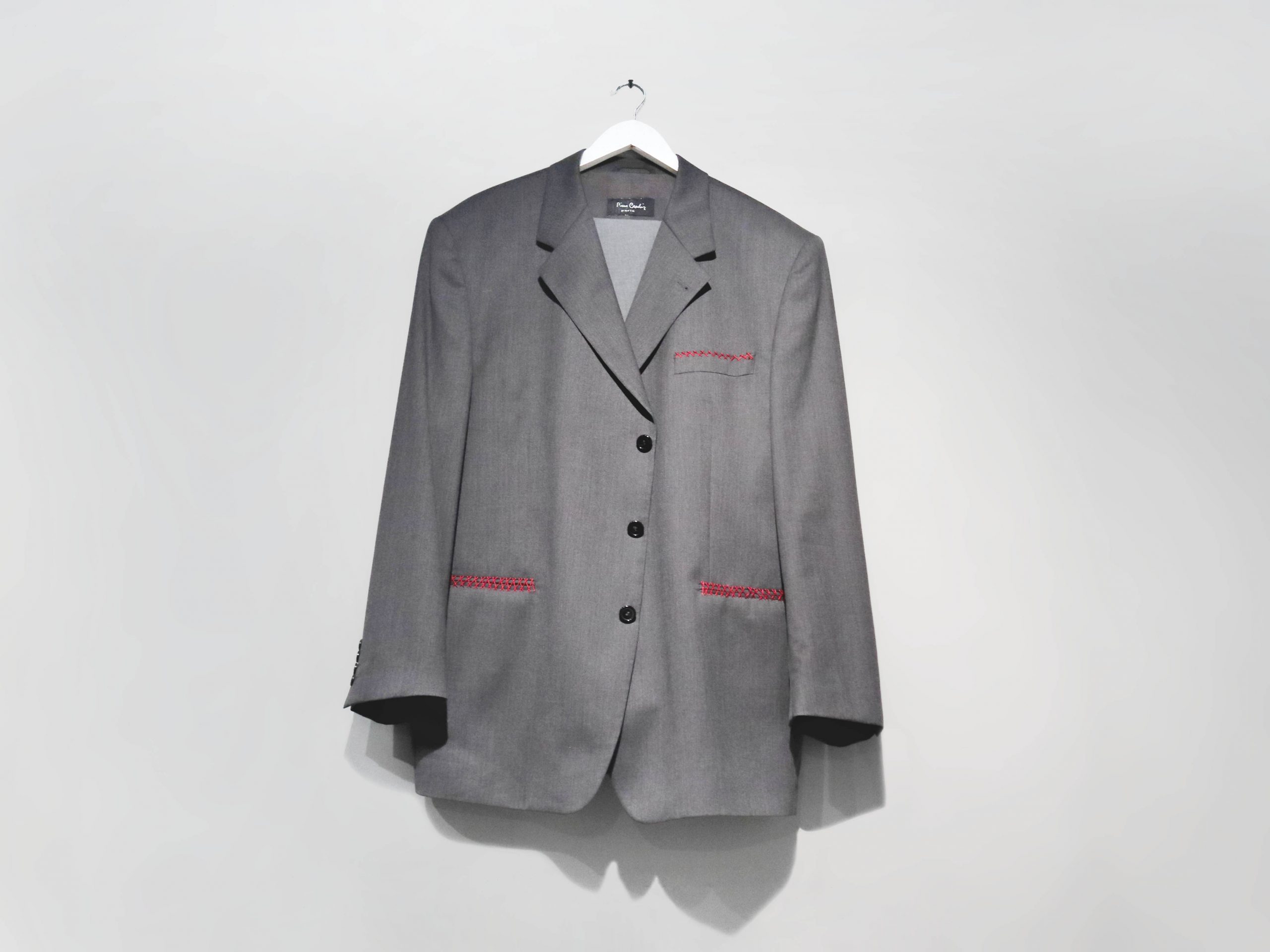 07A. Slaven Tolj, The site of the stroke, 2018-2021, objects and a photograph, ph. Boris Cvjetanović, courtesy of the artist and Galerie Michaela Stock, Vienna