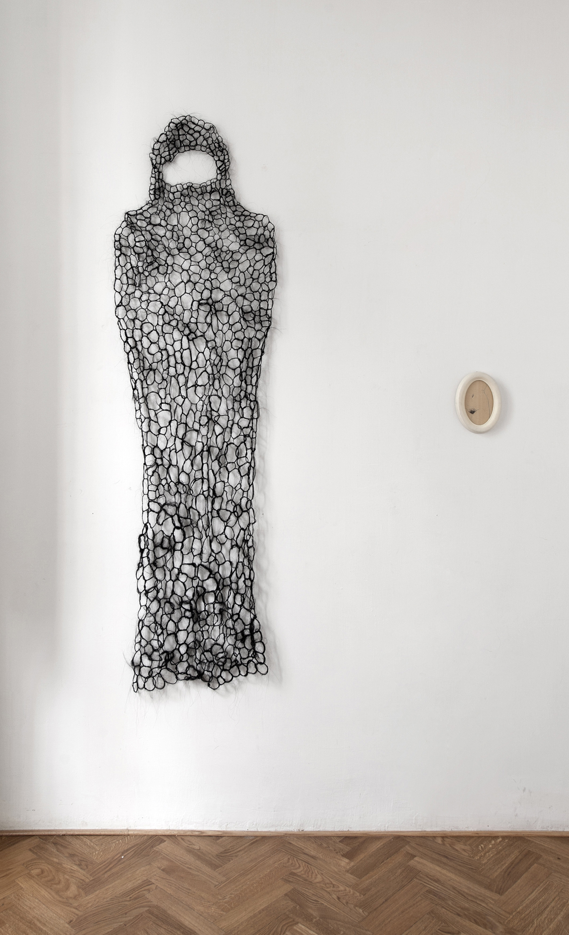 1Francesca Romana Pinzari - Nuda 2014 Capelli di numerose donne intrecciati 175x70cm