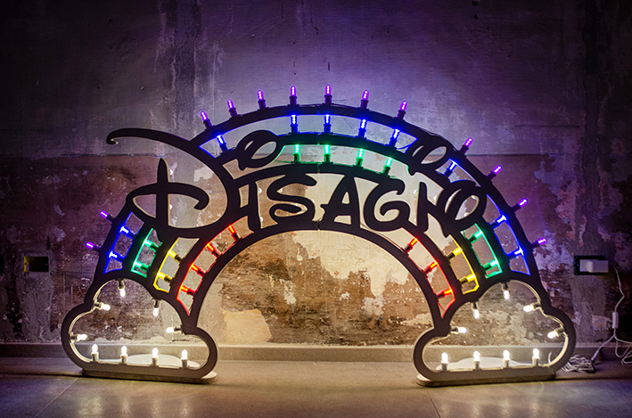 David Cesaria, Disagio, 2019, luminarie in legno con luci led, 180x100cm