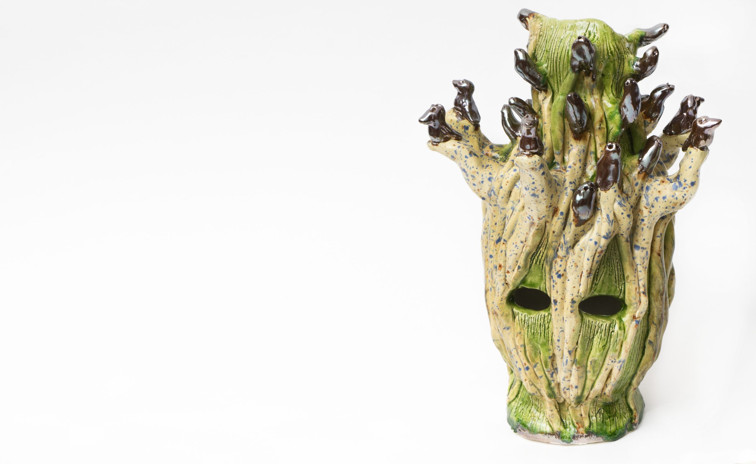 Giusy Pirrotta - Testa alberata con uccelli_2024_ceramica smaltata:glazed ceramic_38x30x36 cm_CAR Gallery