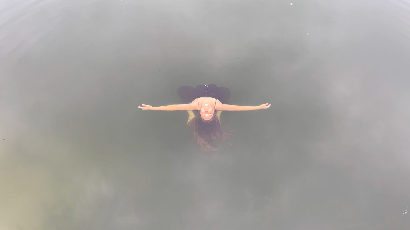 IG5. Inga Galinytė and Denisas Kolomyckis, Tension of relaxation, 2021, performance, in collaboration with Contemporary Dance Association, Lithuania, courtesy of the artists