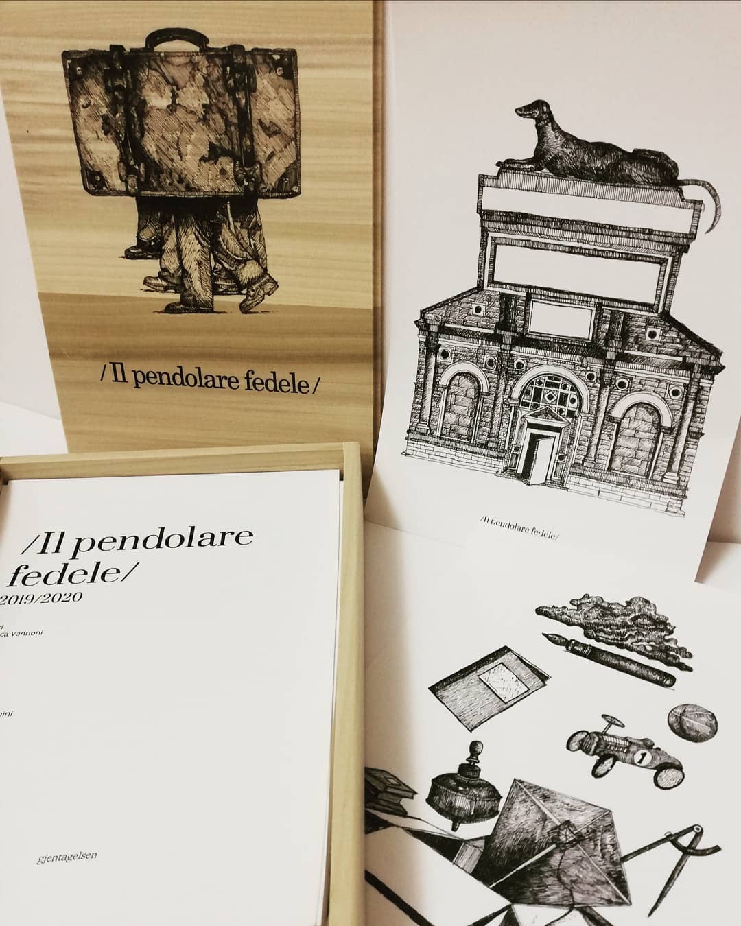 Immagine libro + scatola aperta