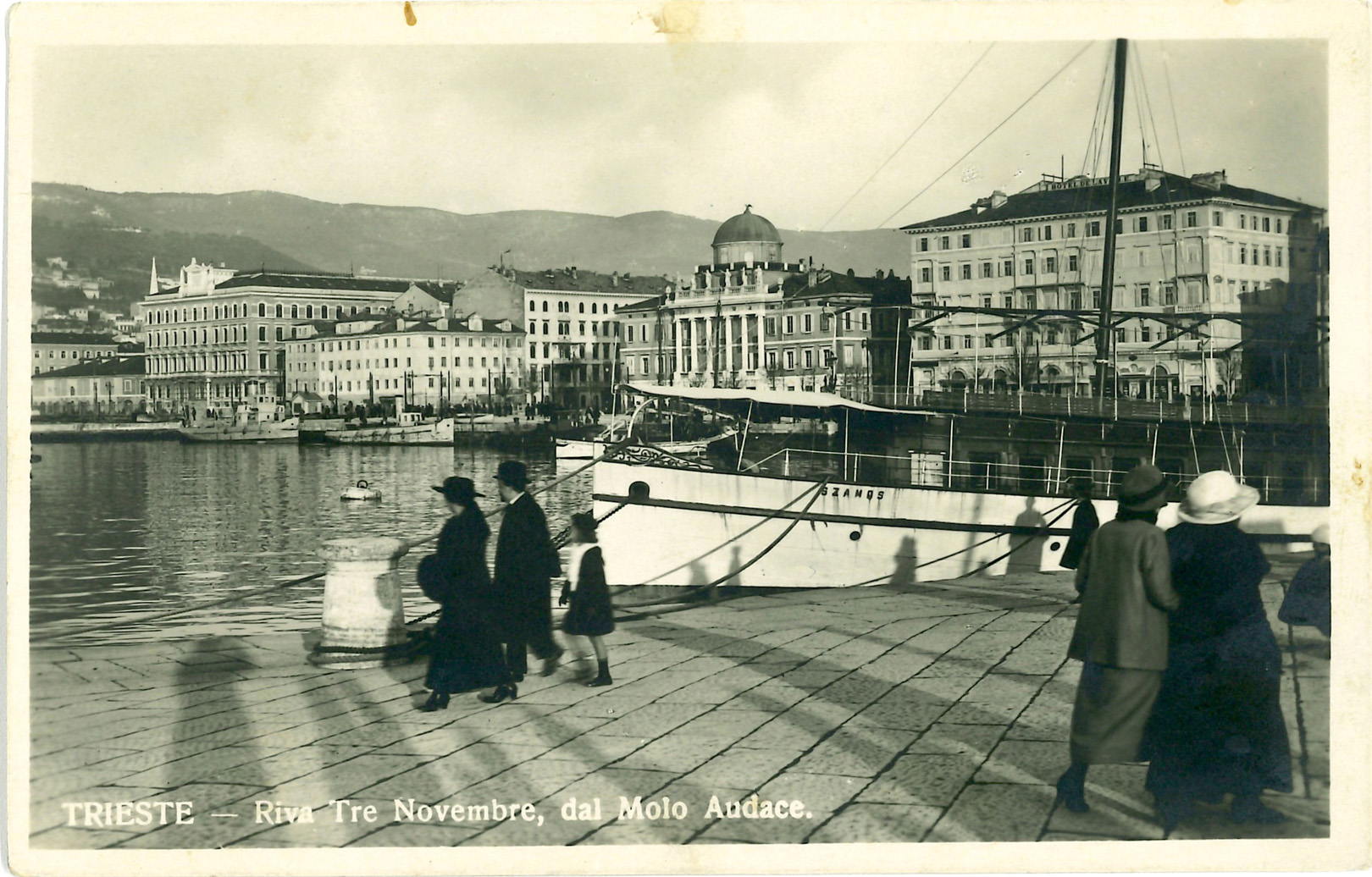 Old images of Borgo Teresiano, the area of Trieste where Palazzo Geiringer is located
